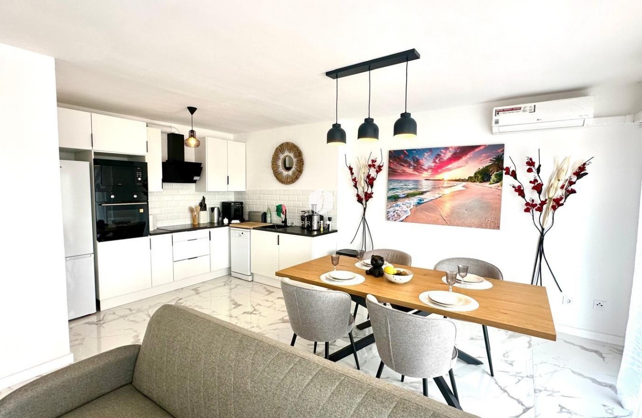 Tweedehands - Appartement / flat -
Torrevieja - Punta prima