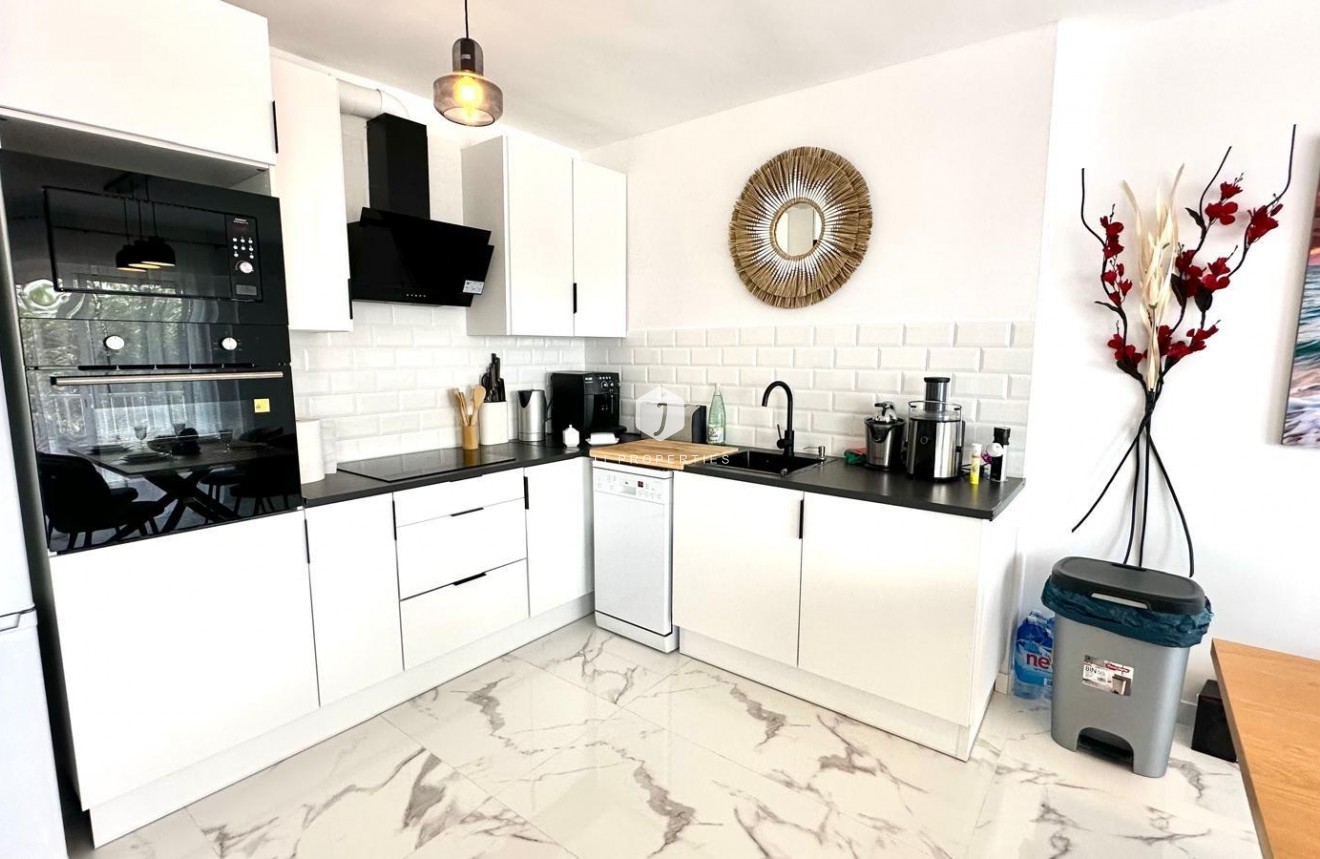 Tweedehands - Appartement / flat -
Torrevieja - Punta prima