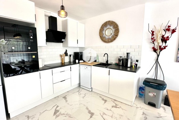 Tweedehands - Appartement / flat -
Torrevieja - Punta prima