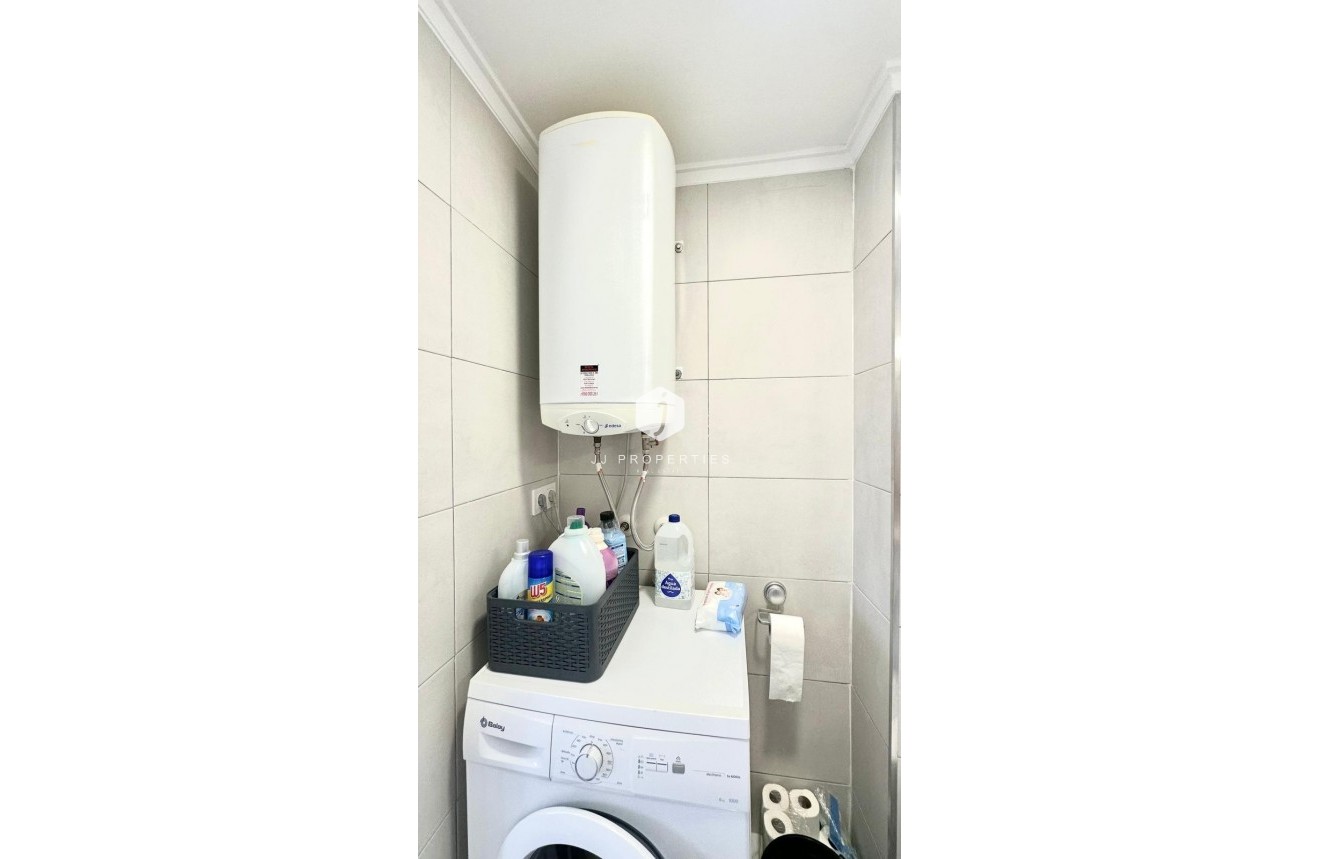 Tweedehands - Appartement / flat -
Torrevieja - Punta prima