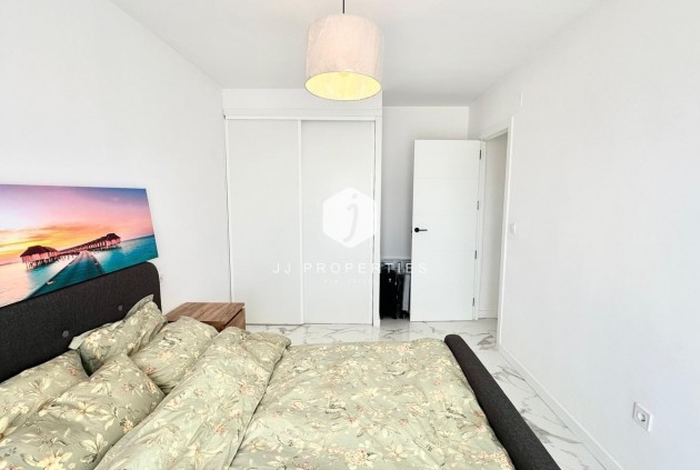 Tweedehands - Appartement / flat -
Torrevieja - Punta prima