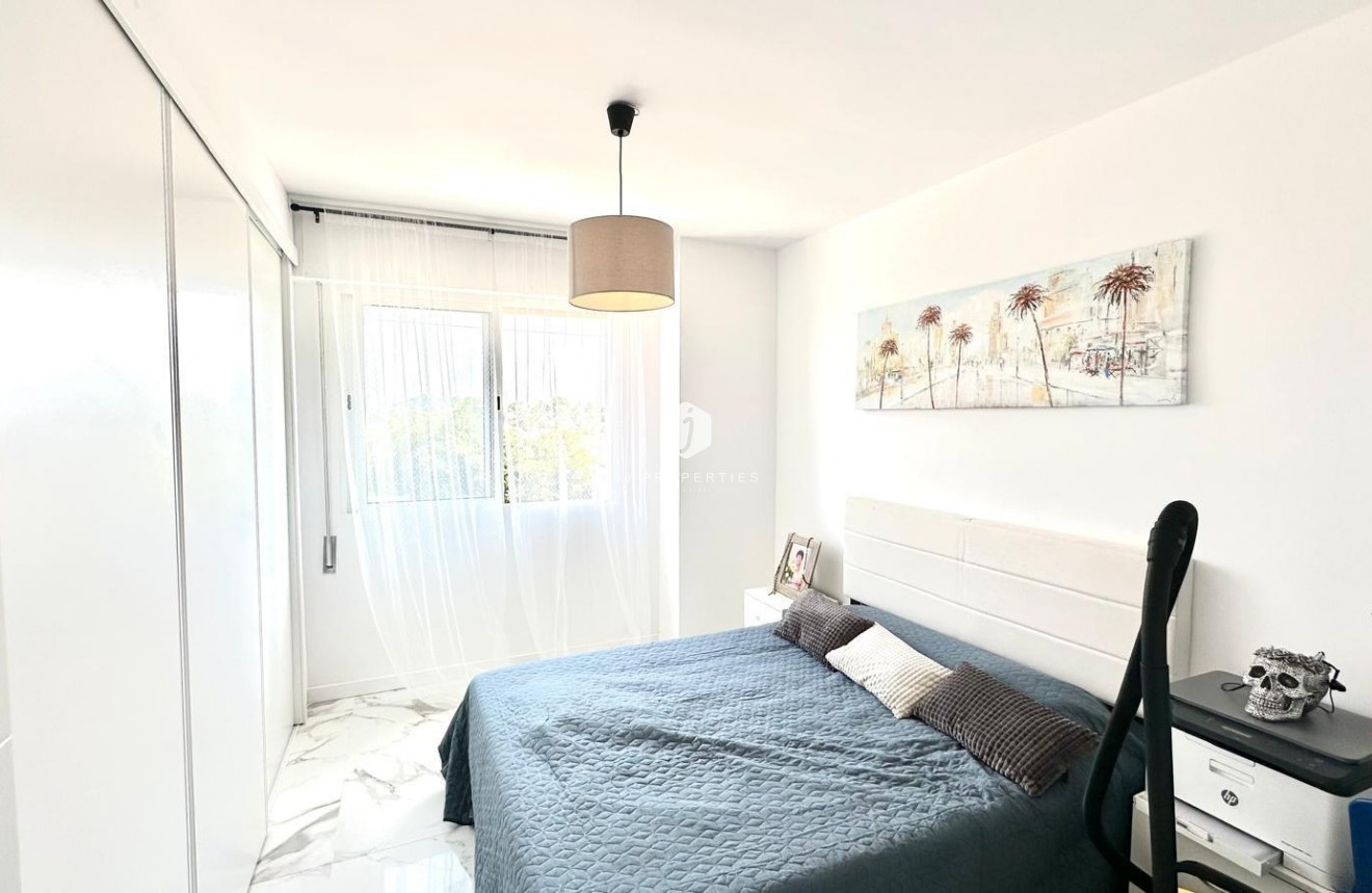 Tweedehands - Appartement / flat -
Torrevieja - Punta prima