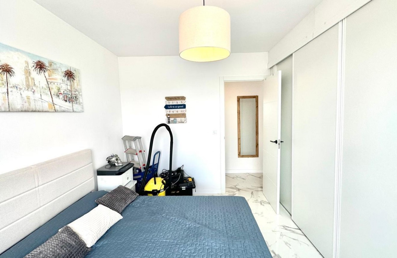 Tweedehands - Appartement / flat -
Torrevieja - Punta prima