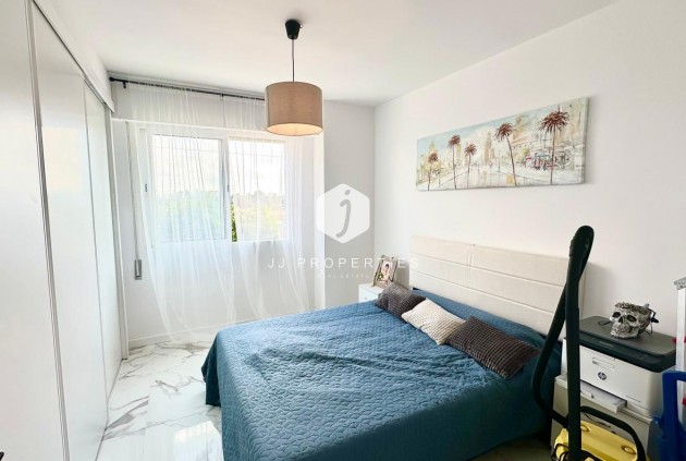 Tweedehands - Appartement / flat -
Torrevieja - Punta prima