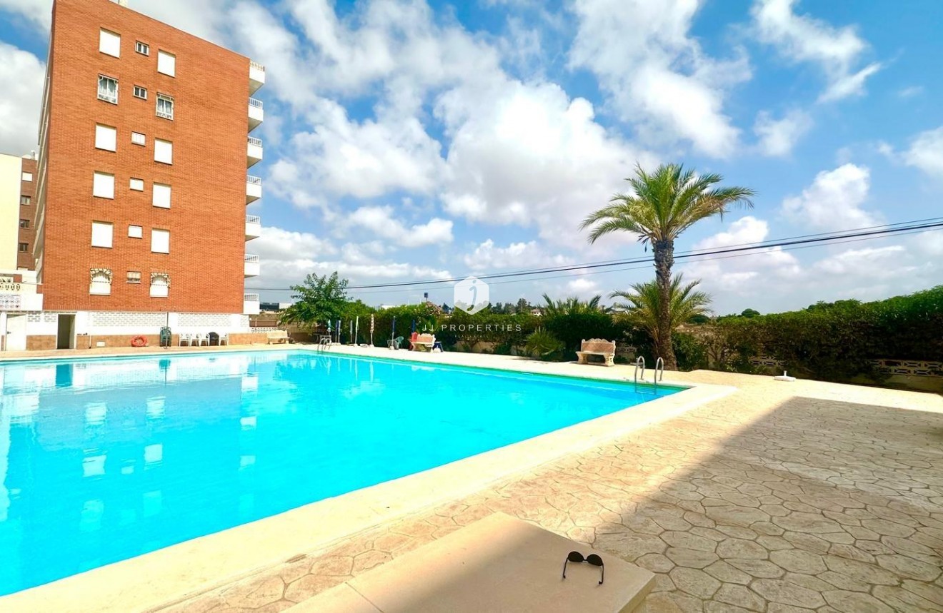 Tweedehands - Appartement / flat -
Torrevieja - Punta prima