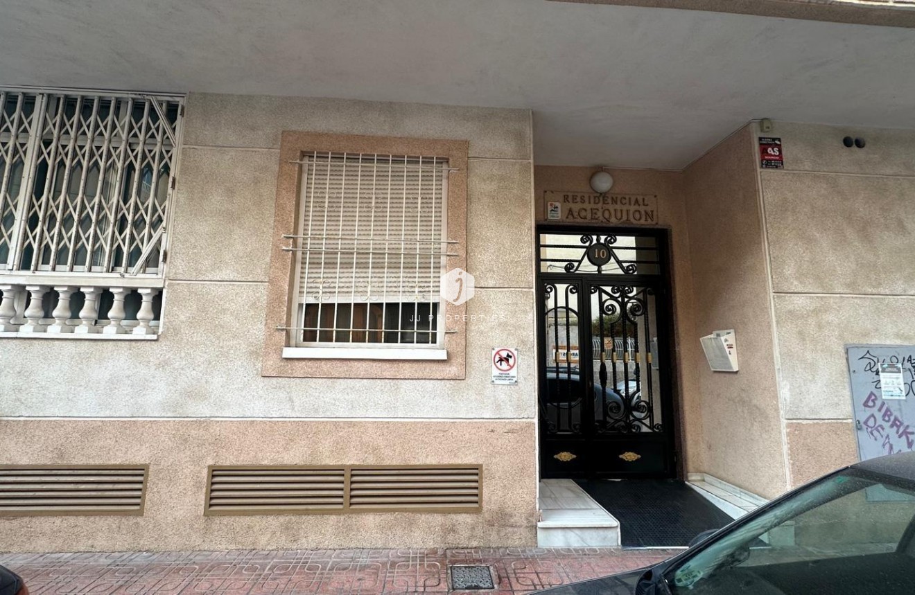 Tweedehands - Appartement / flat -
Torrevieja - Acequion