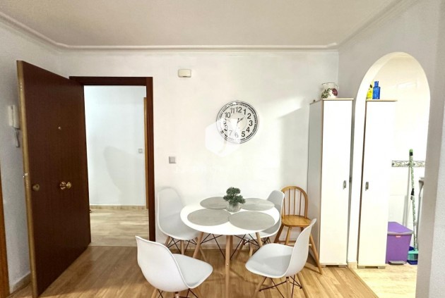 Tweedehands - Appartement / flat -
Torrevieja - Acequion