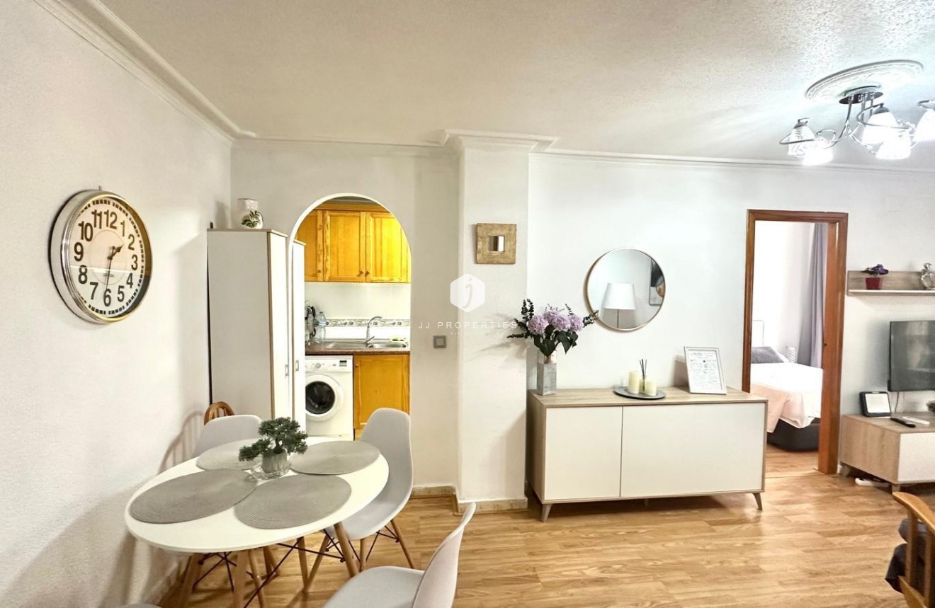 Tweedehands - Appartement / flat -
Torrevieja - Acequion