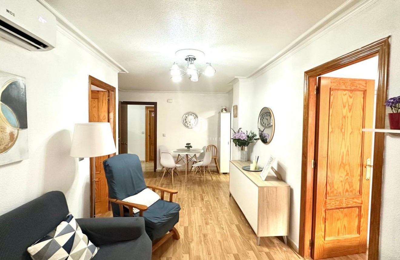 Tweedehands - Appartement / flat -
Torrevieja - Acequion