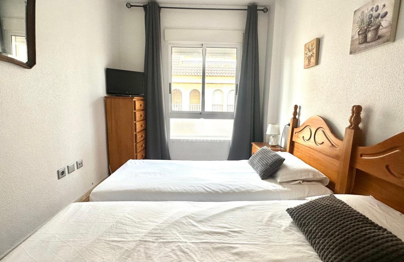 Tweedehands - Appartement / flat -
Torrevieja - Acequion