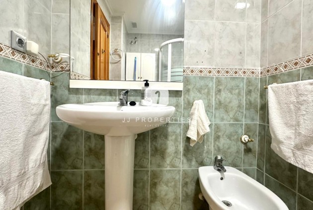 Tweedehands - Appartement / flat -
Torrevieja - Acequion