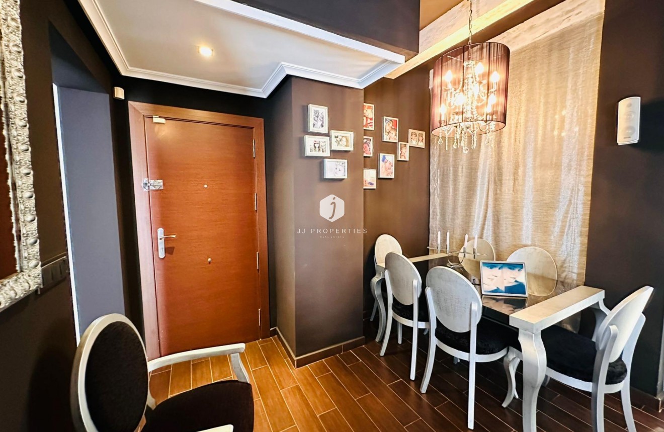 Tweedehands - Appartement / flat -
Torrevieja - Estacion de autobuses