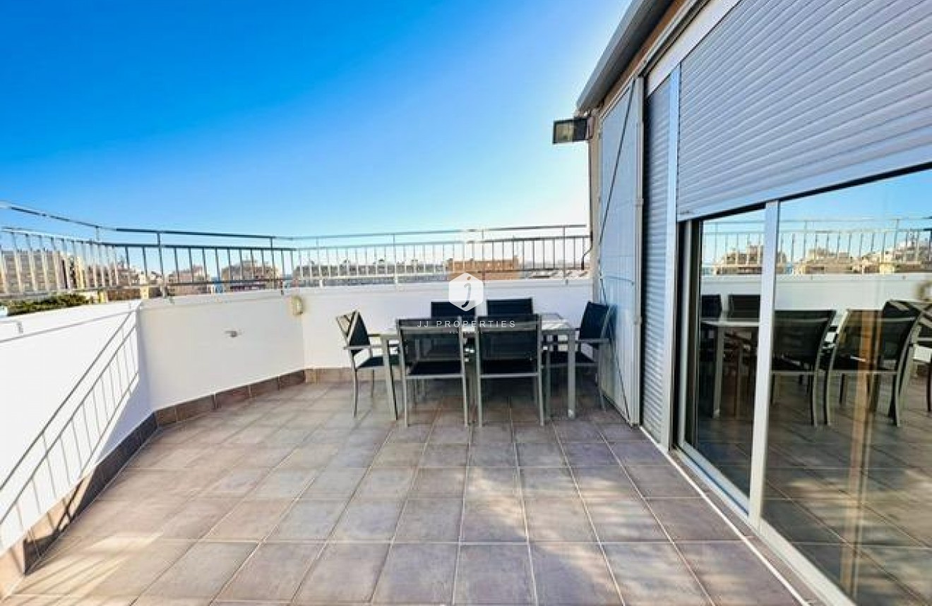 Tweedehands - Appartement / flat -
Torrevieja - Estacion de autobuses