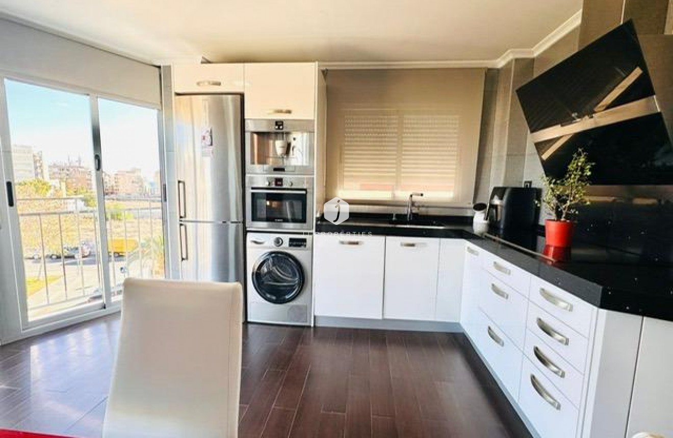 Tweedehands - Appartement / flat -
Torrevieja - Estacion de autobuses