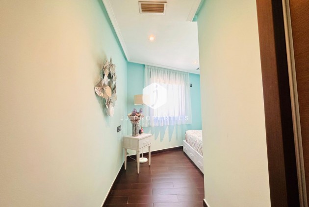 Tweedehands - Appartement / flat -
Torrevieja - Estacion de autobuses