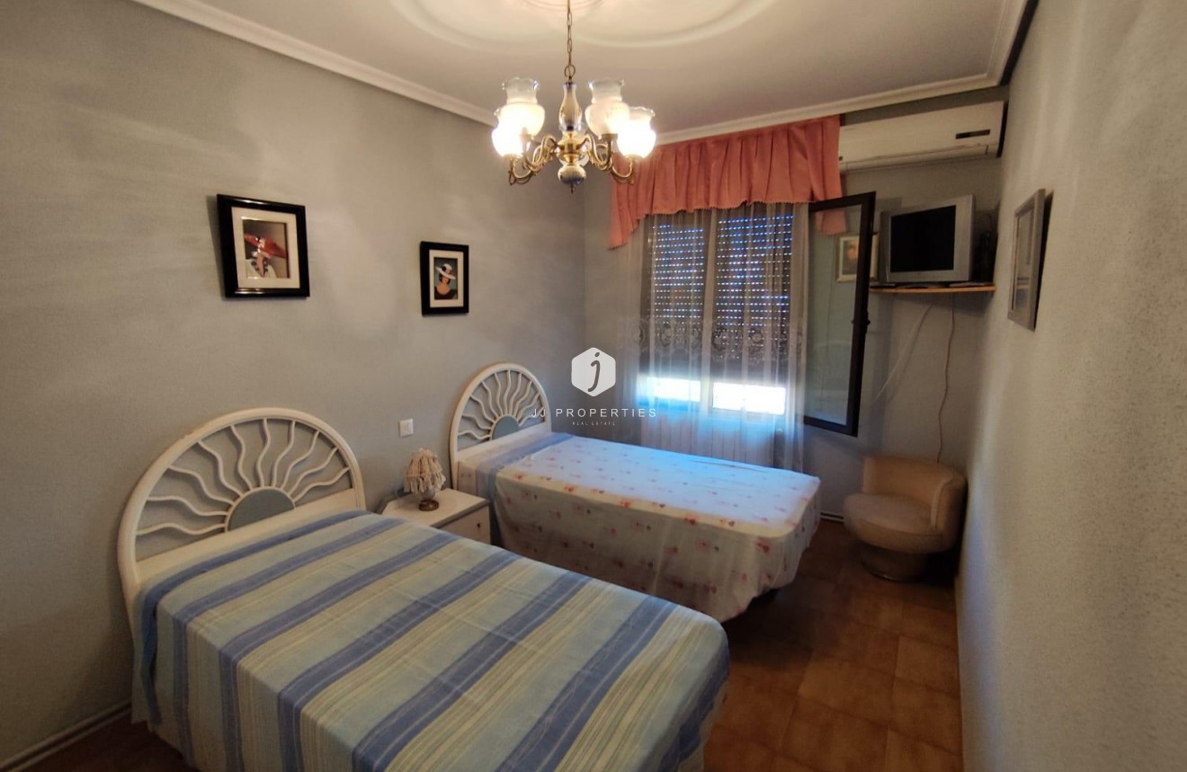 Tweedehands - Villa -
Torrevieja - Estacion de autobuses