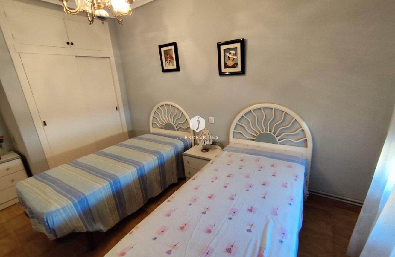 Tweedehands - Villa -
Torrevieja - Estacion de autobuses