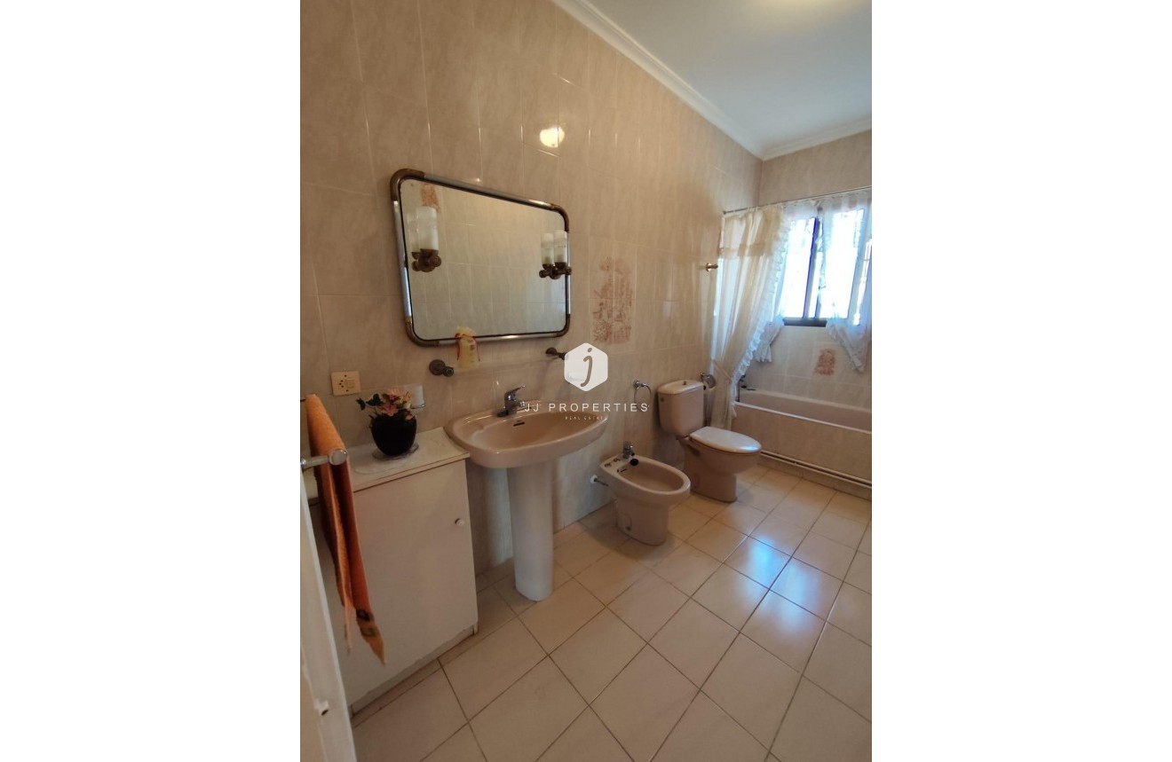 Tweedehands - Villa -
Torrevieja - Estacion de autobuses