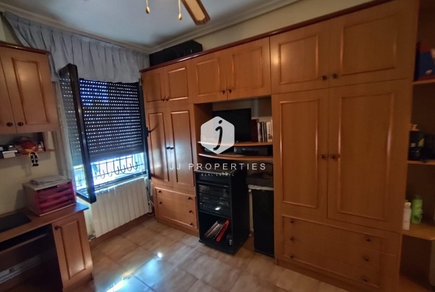 Tweedehands - Villa -
Torrevieja - Estacion de autobuses