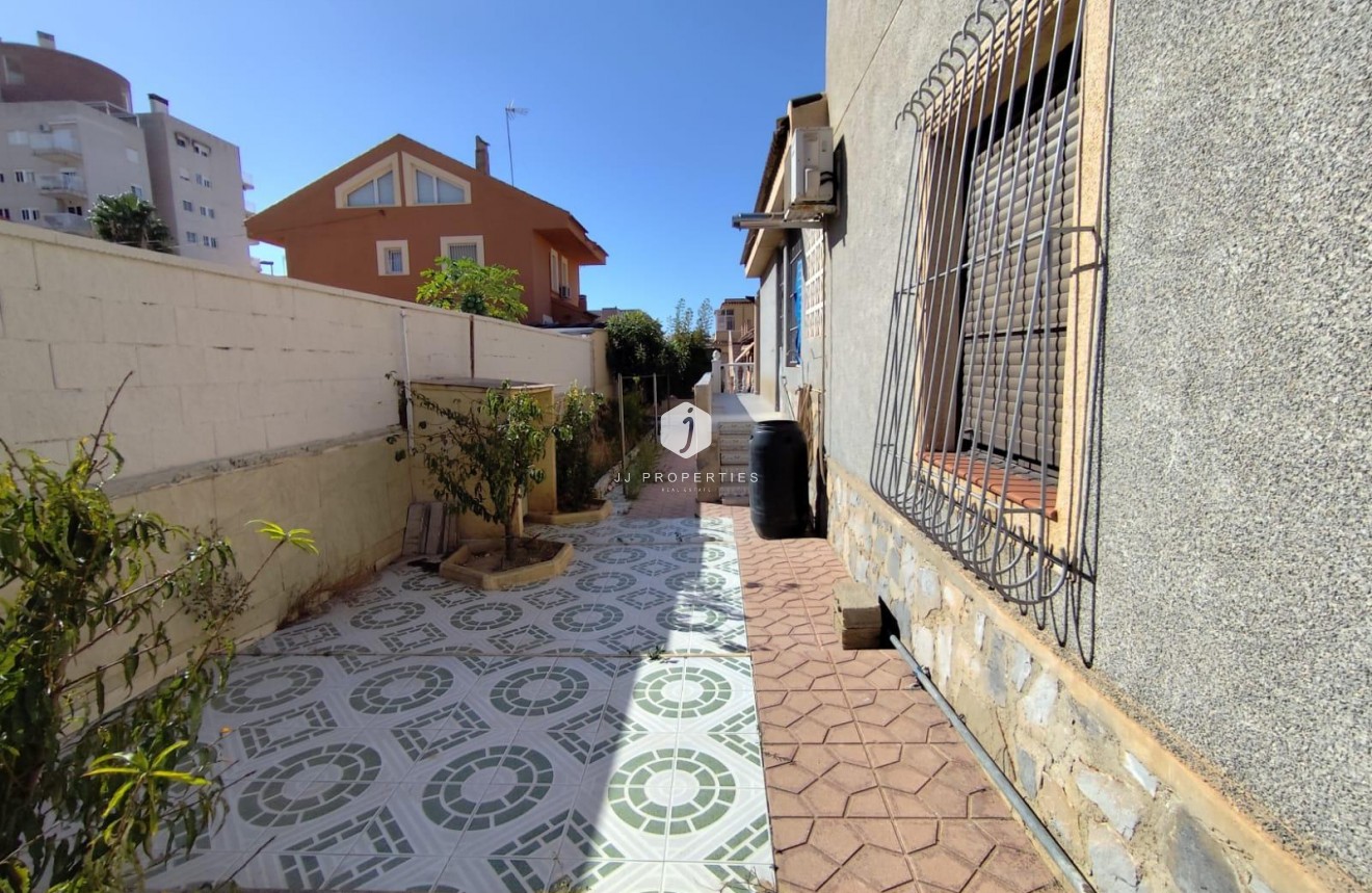 Tweedehands - Villa -
Torrevieja - Estacion de autobuses