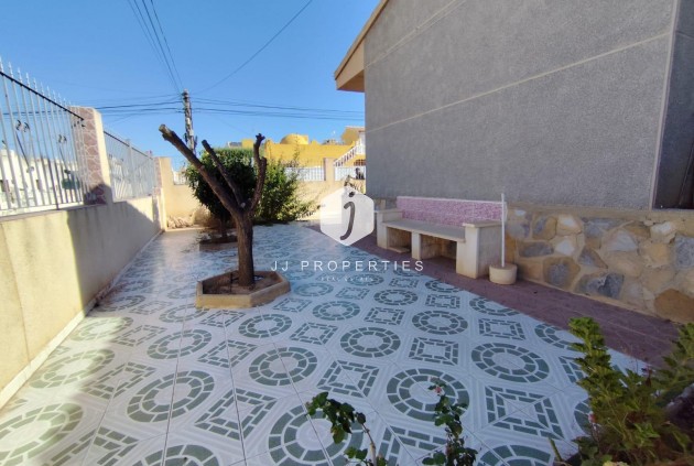 Tweedehands - Villa -
Torrevieja - Estacion de autobuses