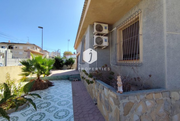 Tweedehands - Villa -
Torrevieja - Estacion de autobuses