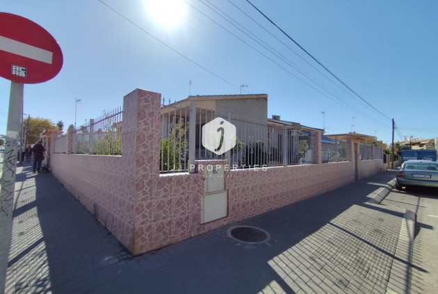 Tweedehands - Villa -
Torrevieja - Estacion de autobuses