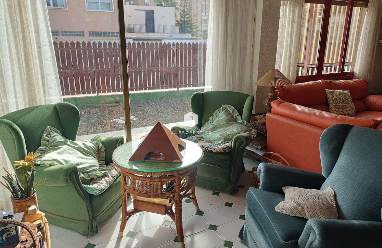 Tweedehands - Villa -
Orihuela Costa - Campoamor