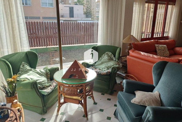 Tweedehands - Villa -
Orihuela Costa - Campoamor