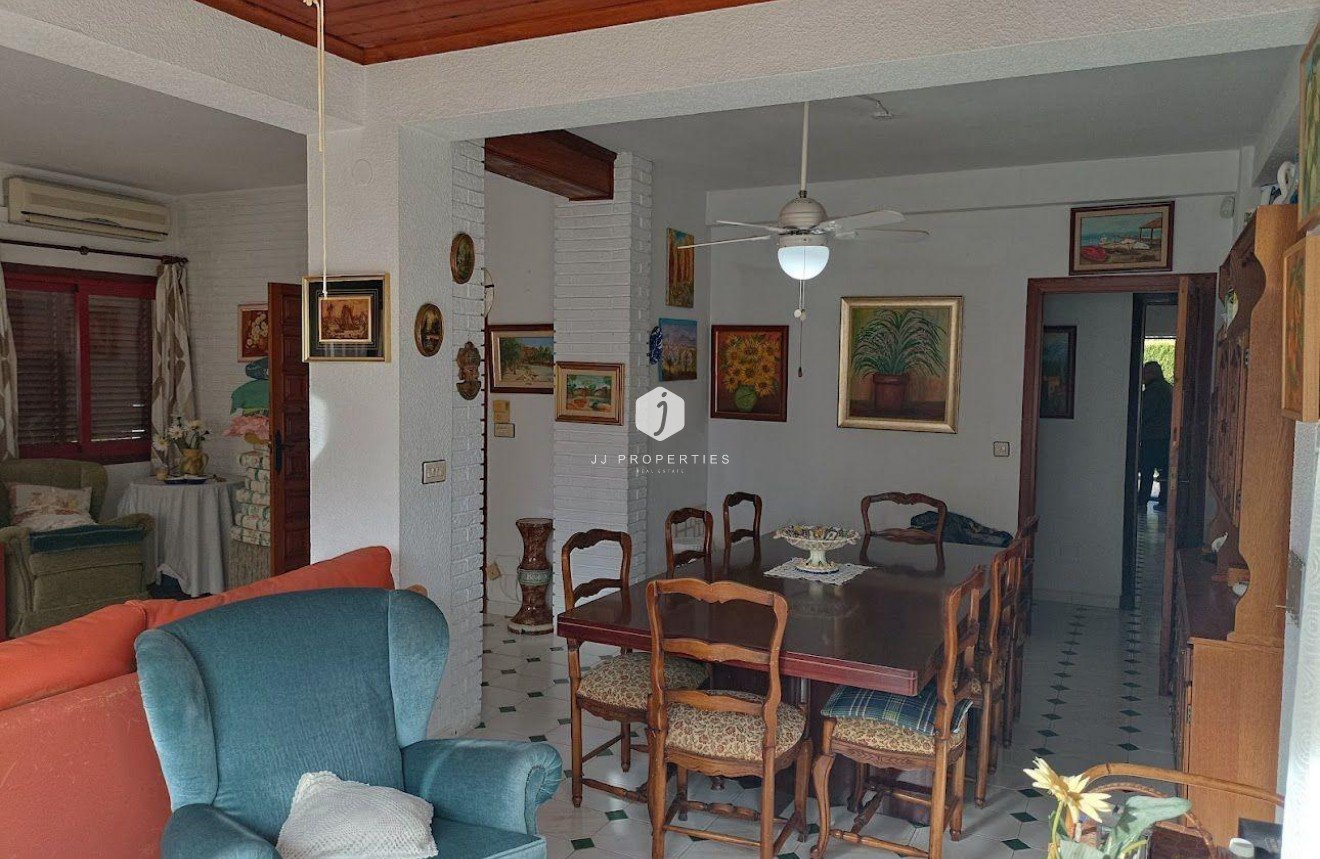 Tweedehands - Villa -
Orihuela Costa - Campoamor