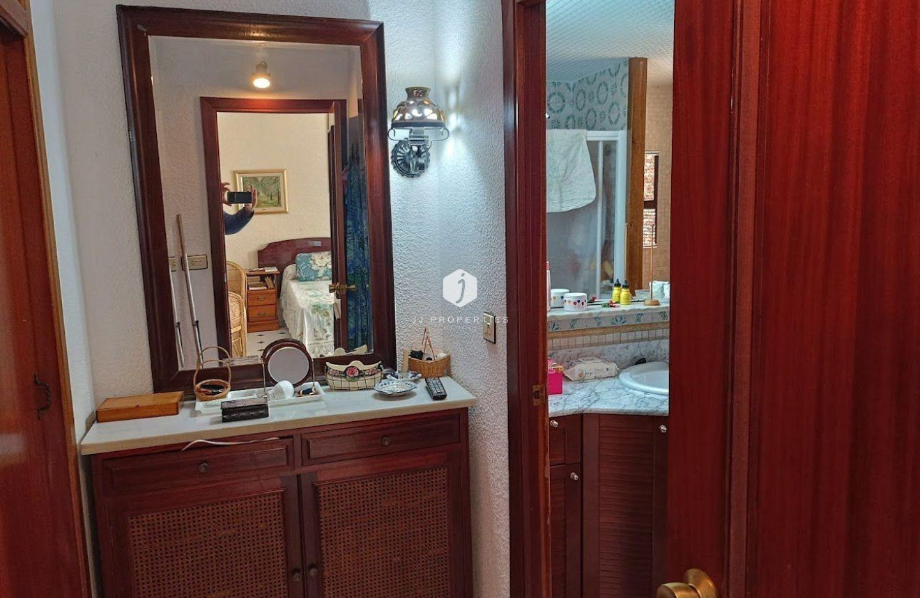 Tweedehands - Villa -
Orihuela Costa - Campoamor