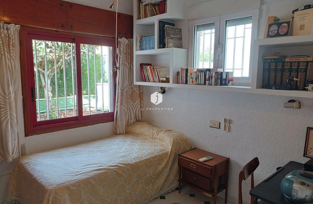 Tweedehands - Villa -
Orihuela Costa - Campoamor