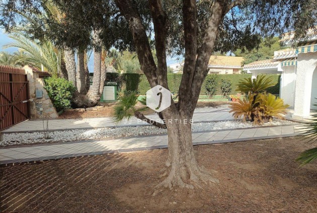 Tweedehands - Villa -
Orihuela Costa - Campoamor