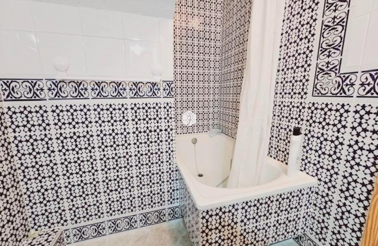 Tweedehands - Villa -
Guardamar del Segura - Guarmar Del Segura