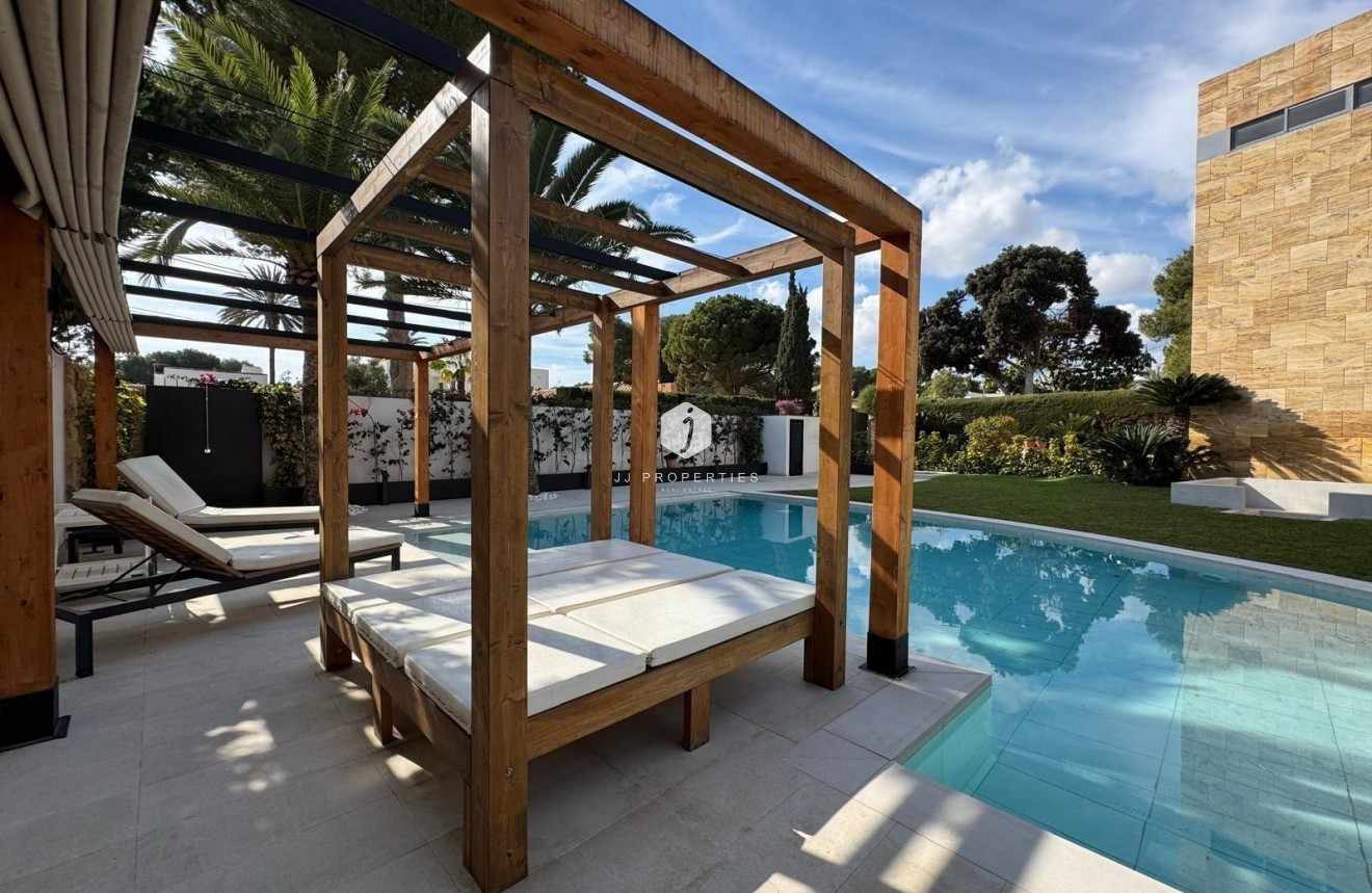 Tweedehands - Villa -
Orihuela Costa - Altos De Campoamor