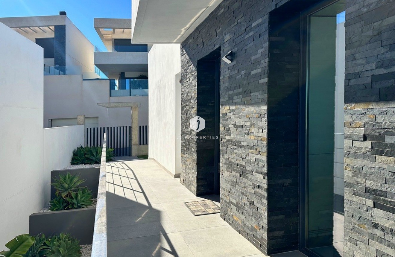 Tweedehands - Villa -
Rojales - Inland