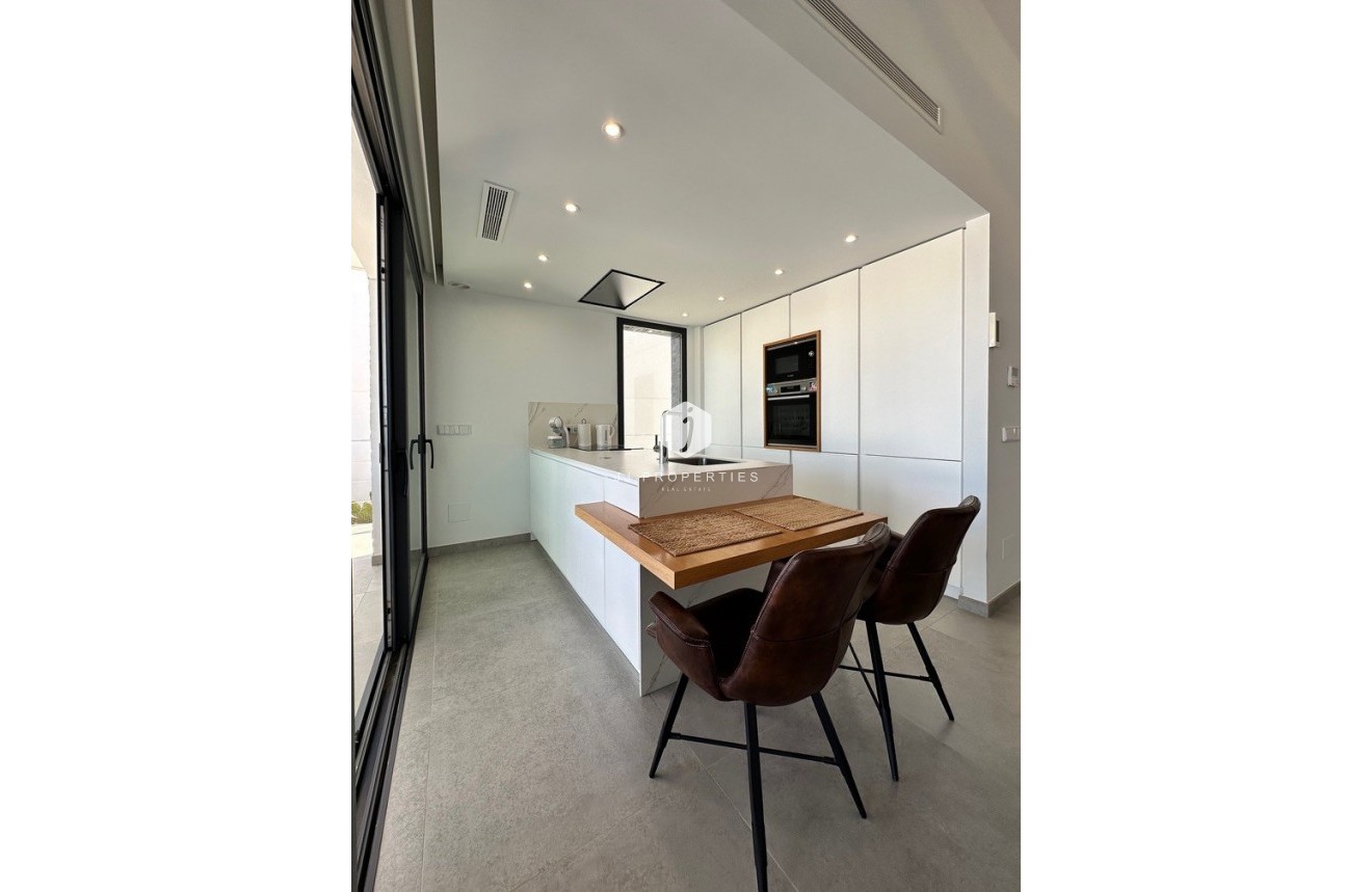 Tweedehands - Villa -
Rojales - Inland