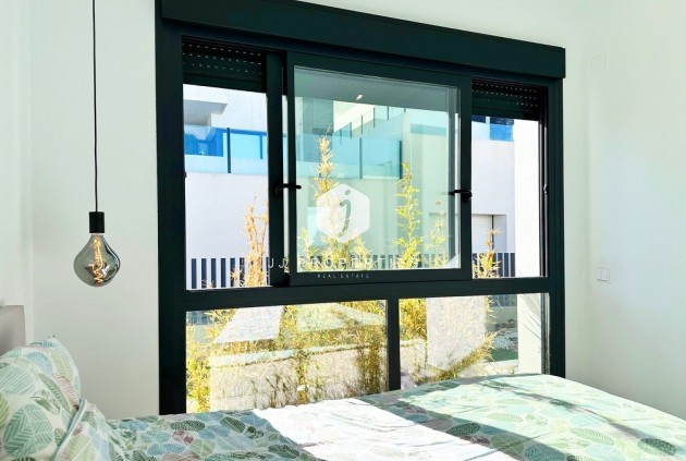 Tweedehands - Villa -
Rojales - Inland