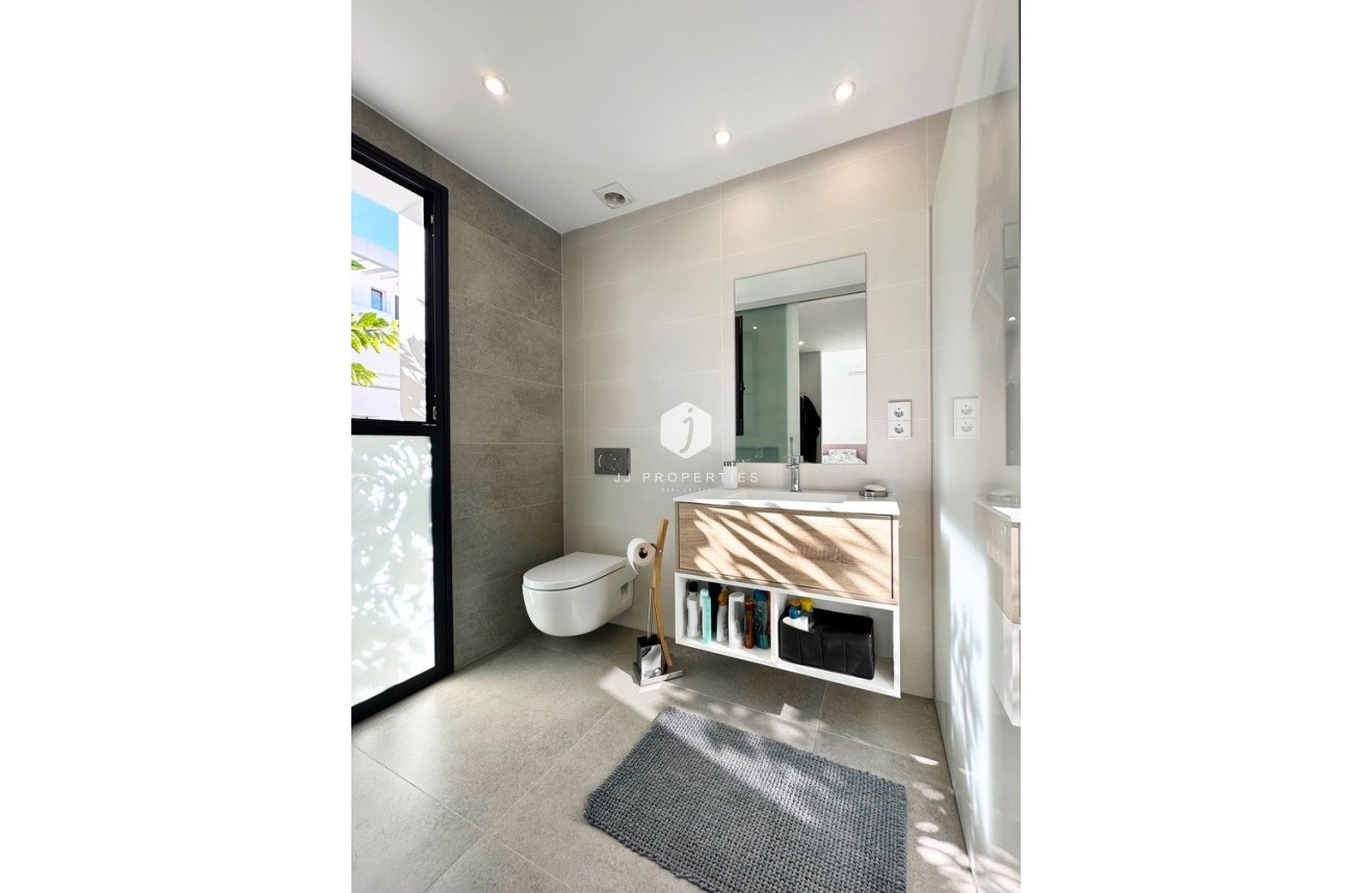 Tweedehands - Villa -
Rojales - Inland