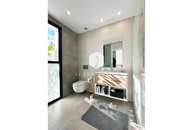 Tweedehands - Villa -
Rojales - Inland