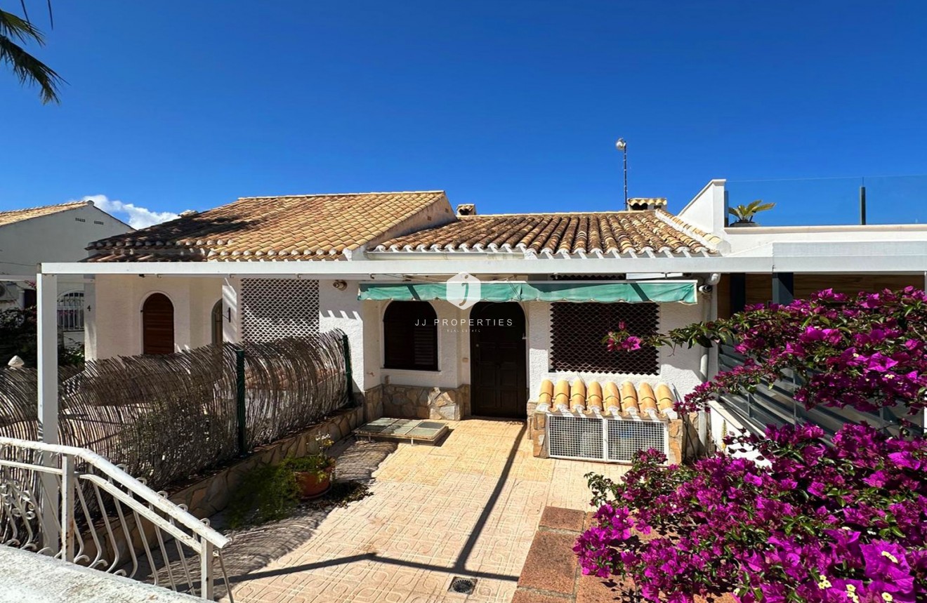 Tweedehands - Chalet -
Orihuela Costa - Costa Blanca