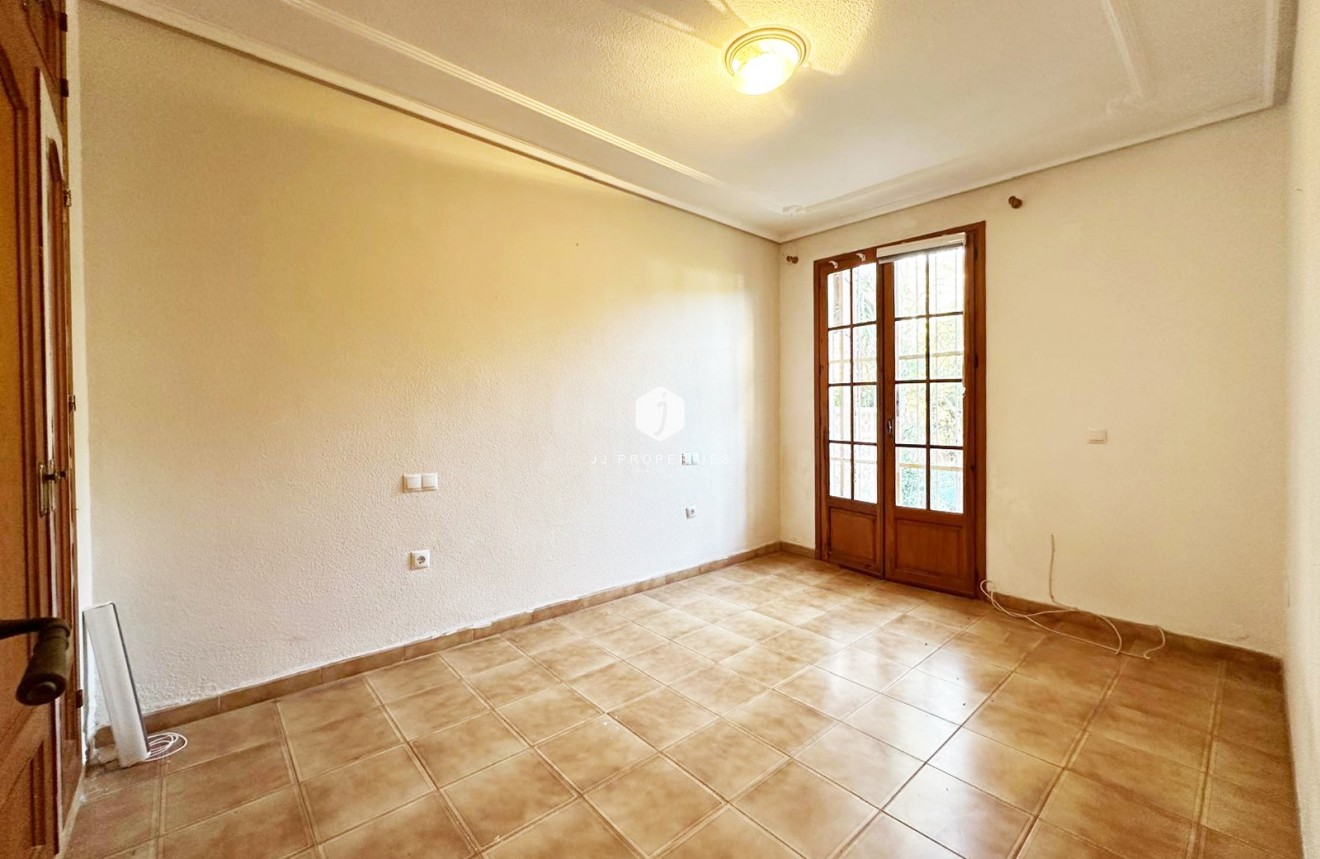 Tweedehands - Chalet -
Orihuela Costa - Costa Blanca