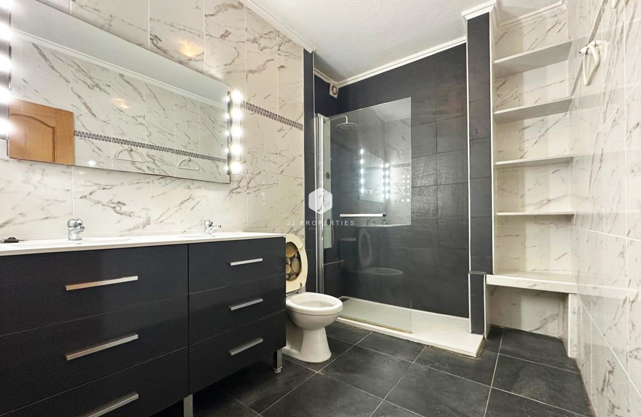 Tweedehands - Chalet -
Orihuela Costa - Costa Blanca