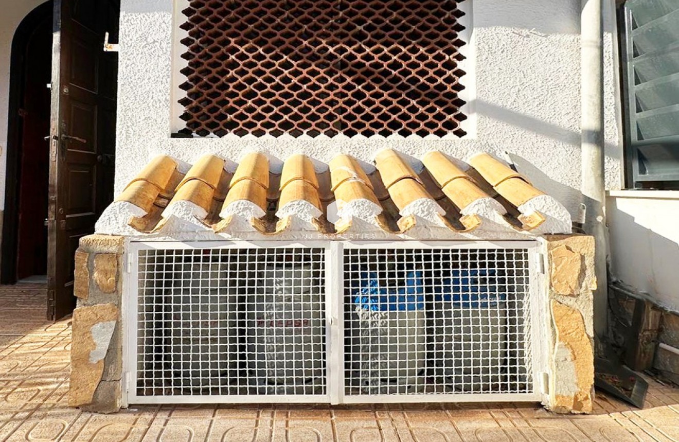 Tweedehands - Chalet -
Orihuela Costa - Costa Blanca