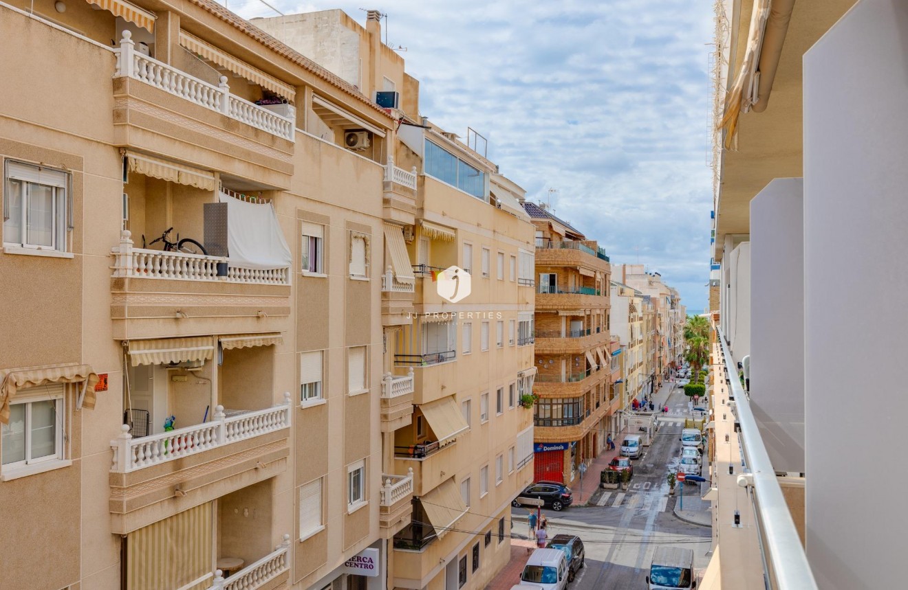 Tweedehands - Appartement / flat -
Torrevieja - Estacion de autobuses