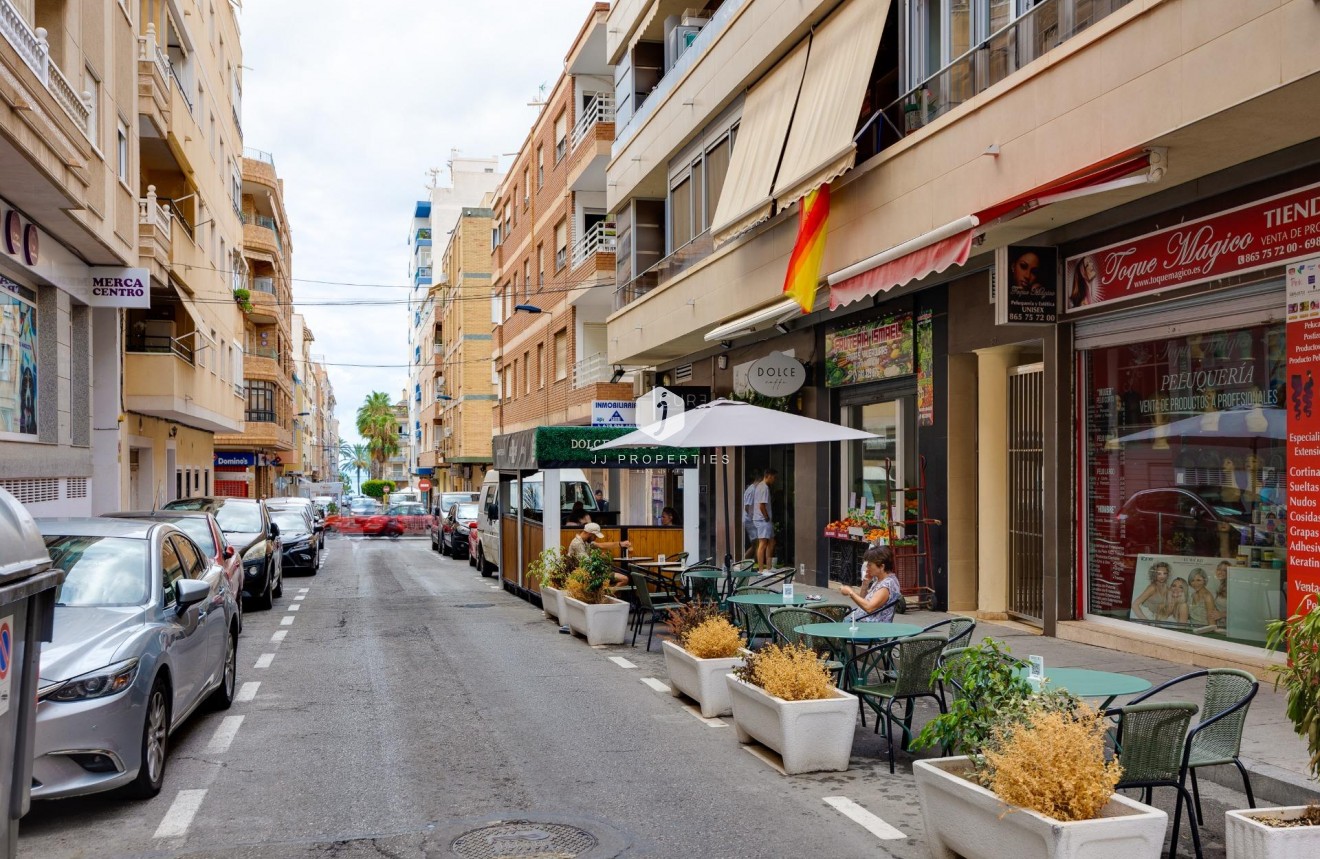 Tweedehands - Appartement / flat -
Torrevieja - Estacion de autobuses