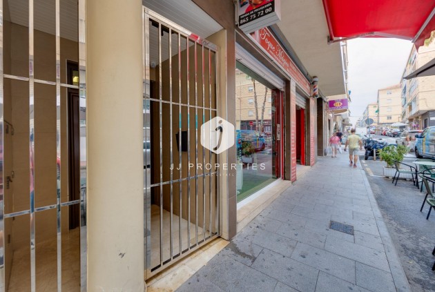 Tweedehands - Appartement / flat -
Torrevieja - Estacion de autobuses