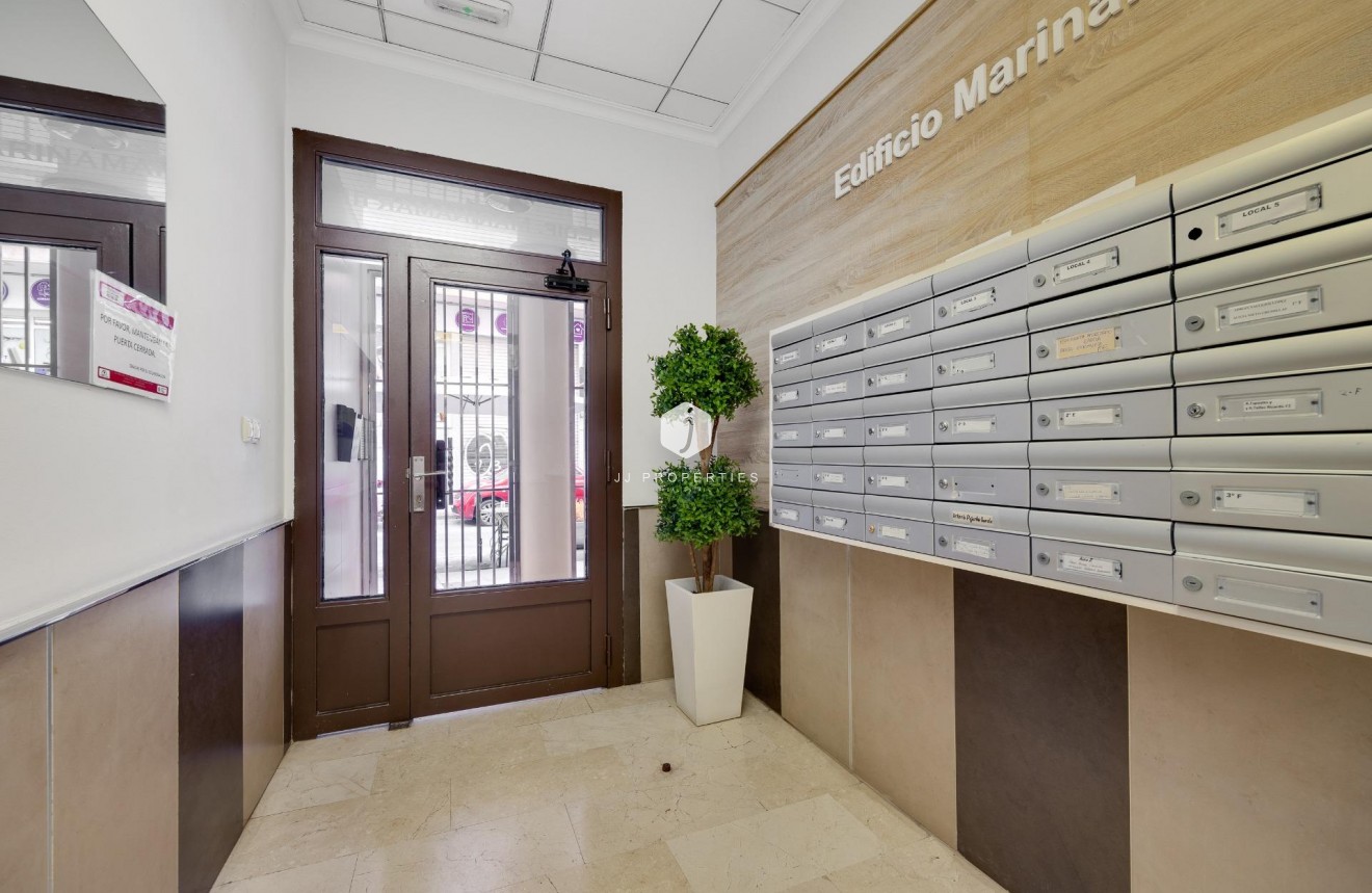 Tweedehands - Appartement / flat -
Torrevieja - Estacion de autobuses