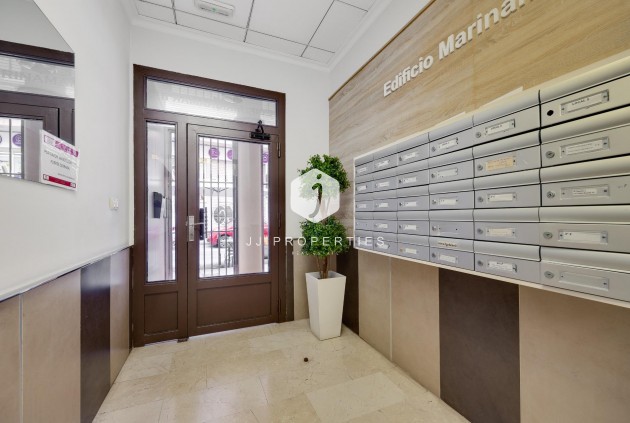 Tweedehands - Appartement / flat -
Torrevieja - Estacion de autobuses