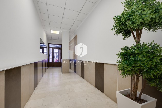 Tweedehands - Appartement / flat -
Torrevieja - Estacion de autobuses